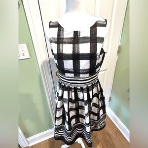 Eliza J Gingham Brushstroke Fit & Flare Sleeveless Dress Sz 8 Black White Plaid
